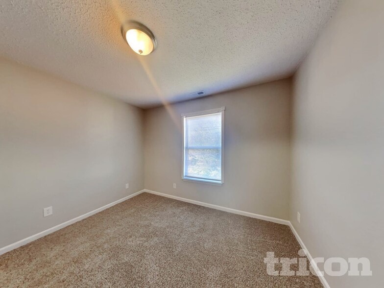 Building Photo - 4518 Redcliff S Ln