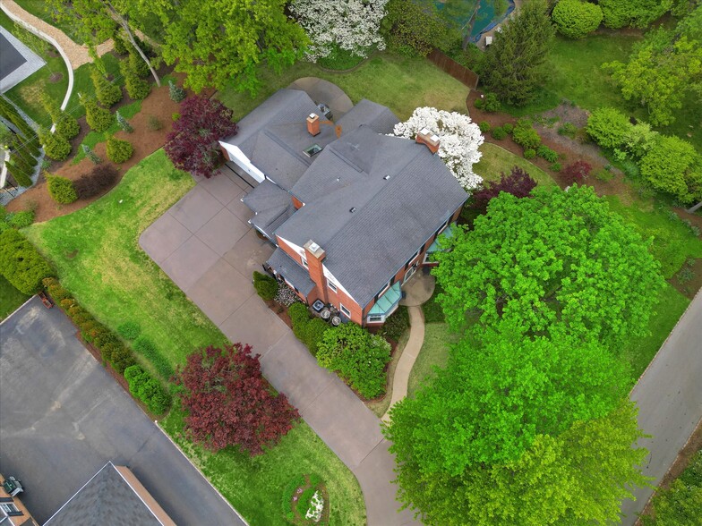 Building Photo - 15 Brazillian Ct