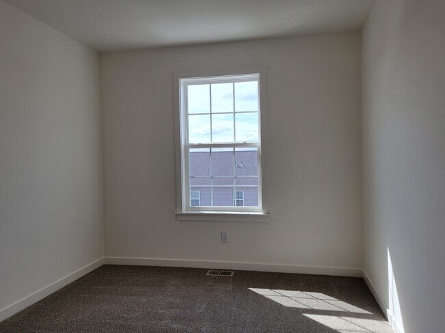 Building Photo - 2479 Artesian Way