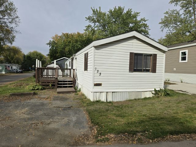 Building Photo - 123 Jaybee Ln