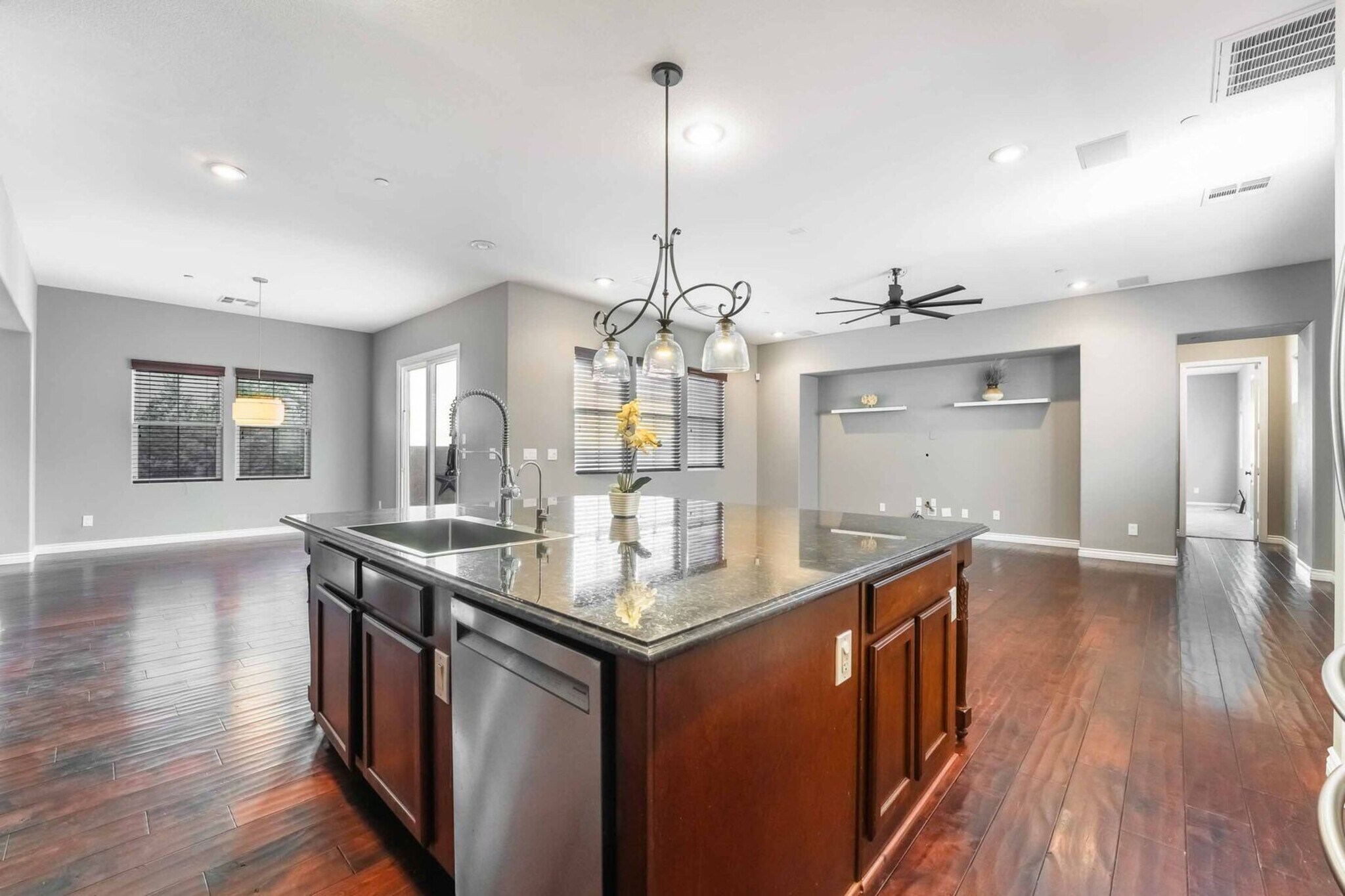 Kitchen island - 3160 Color Palette Ave