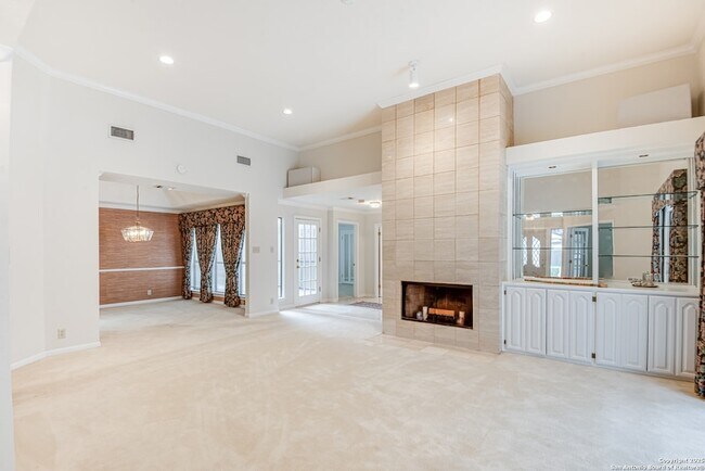 Building Photo - 14823 River Glen N