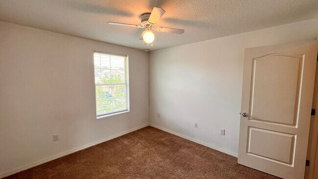 Building Photo - Charming 3 Bedroom, 2 Bathroom Home in Kissimmee!!