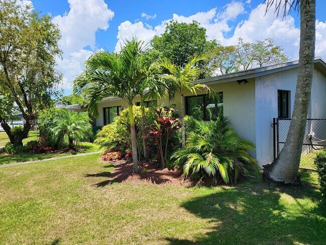 Building Photo - 8575 SW 125th St