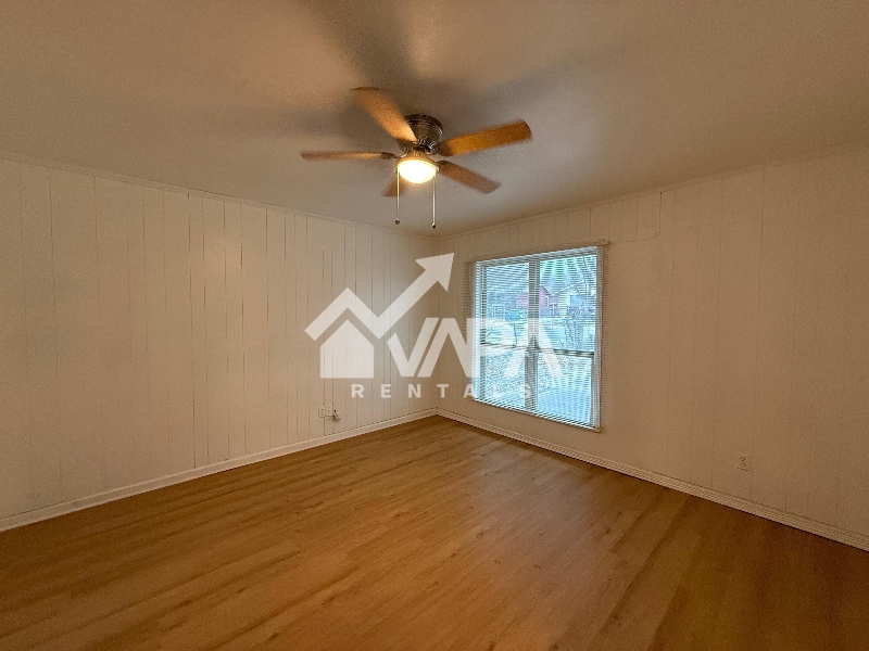 Building Photo - 4926 Lark Ave