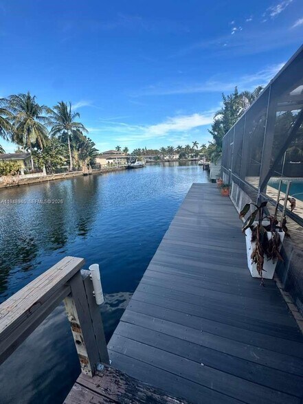 Building Photo - 2827 McKinley St