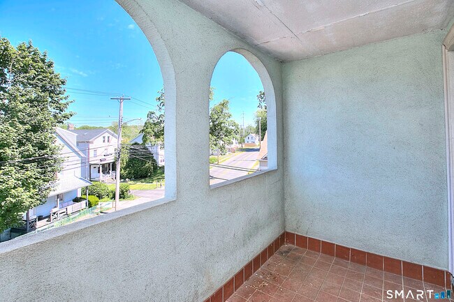Building Photo - 2029 Kings Hwy