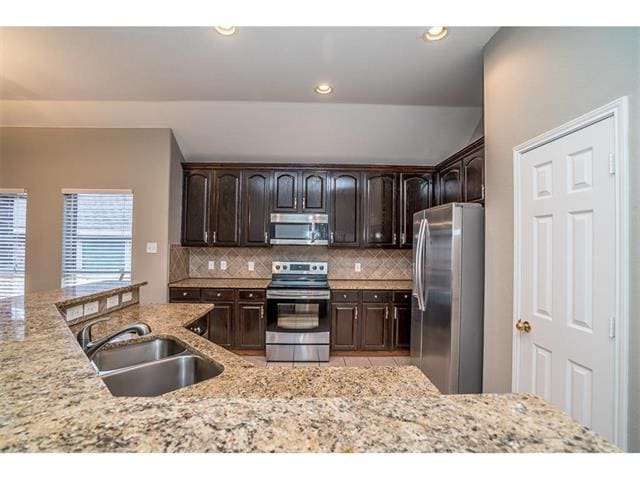 Building Photo - 8009 Indian Palms Trail