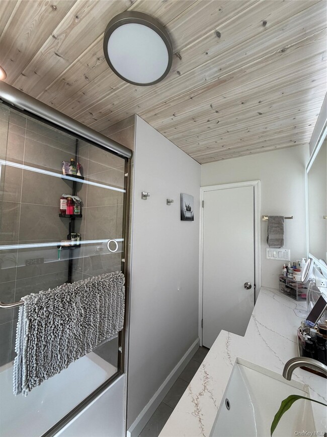 Building Photo - 135 Woolsey Ave