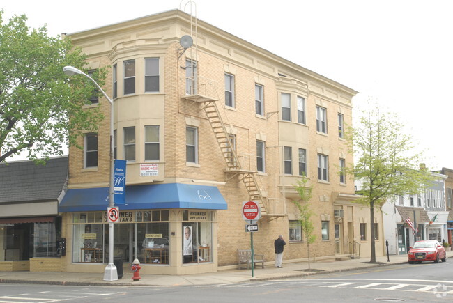 Building Photo - 100 E Broad St