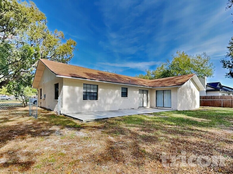 Building Photo - 3701 Sapphire Ln