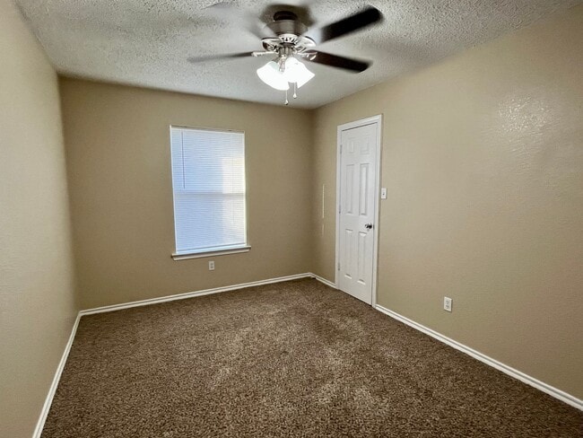 Building Photo - 6805 Millwood St