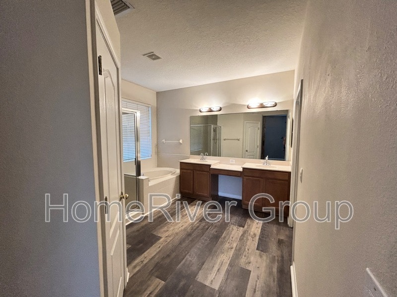 Building Photo - 5221 Clover Mist Dr