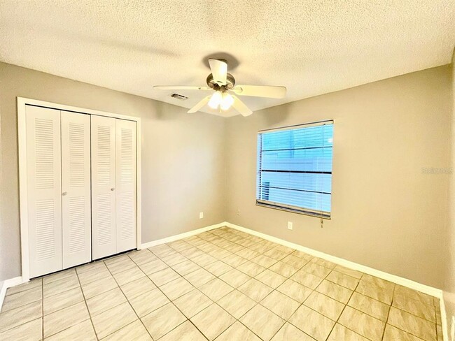 Building Photo - 10026 Chesham Dr