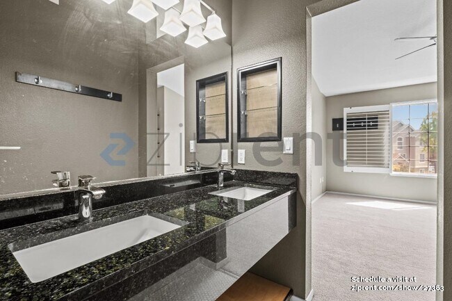 Building Photo - 2018 Swan St