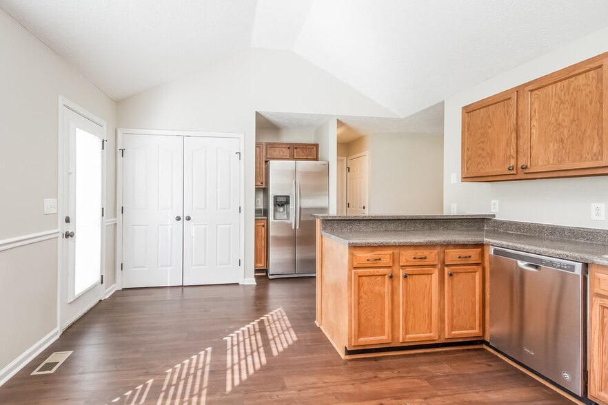 Building Photo - 634 Woodland Hills Dr