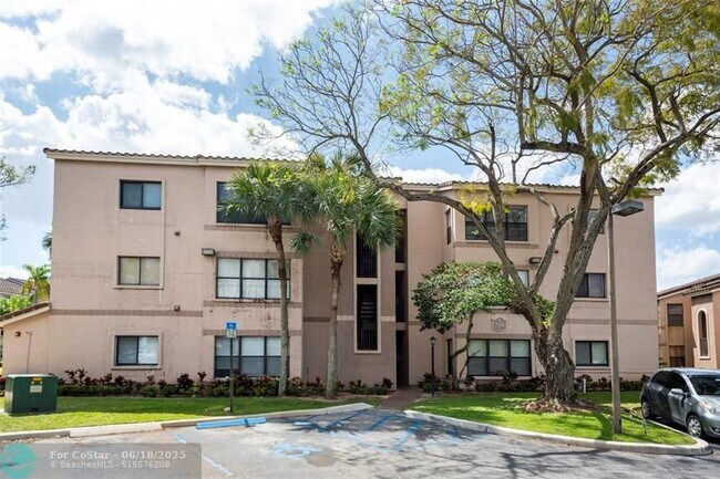 Building Photo - 2900 S University Dr