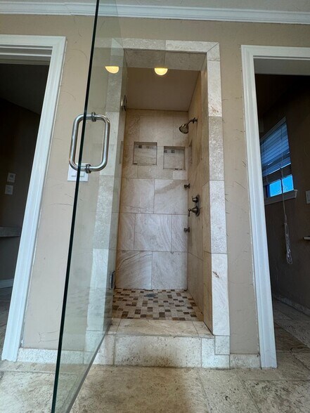 Building Photo - 3205 Ridge Cir