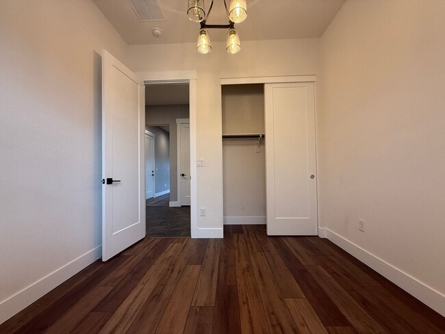 Building Photo - Beautiful single story Toll Brothers Home in The Prestiges Stonebrook Community