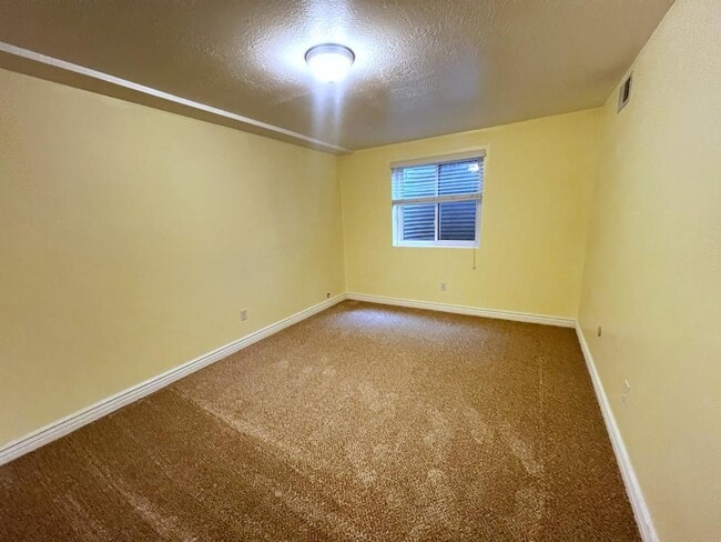 Building Photo - 676 E 3300 N