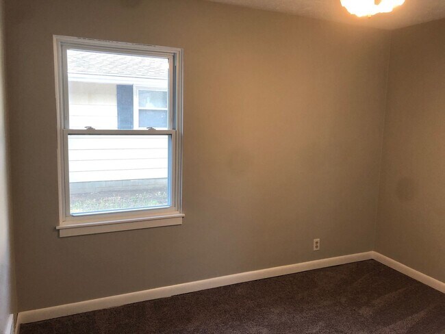 Building Photo - 3-Bedroom Home in a Charming Neighborhood!