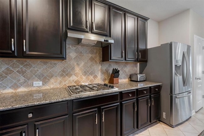 Building Photo - 4399 Green Tree Dr
