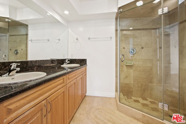 Building Photo - 2013 21st St