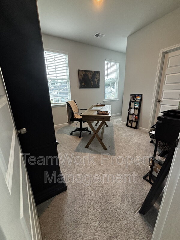 Building Photo - 214 Narrowleaf Ave