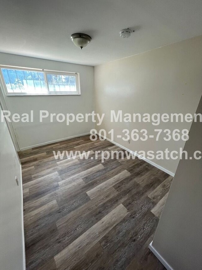Building Photo - 1605 Manzanita Dr