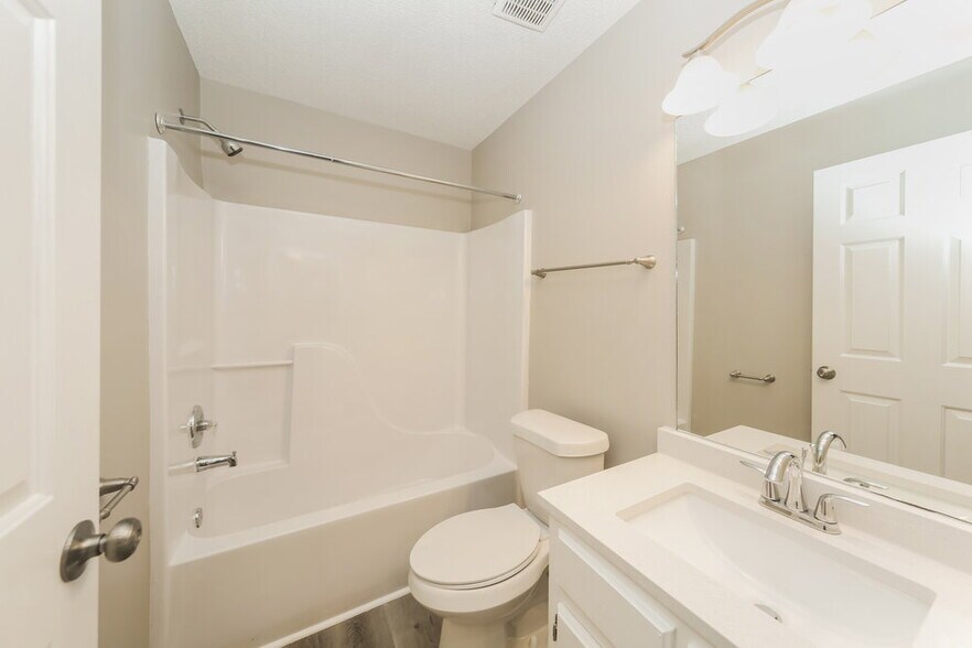 Building Photo - 5515 Whiteley Cove