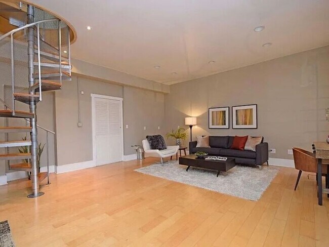 Building Photo - 69 Mulberry St