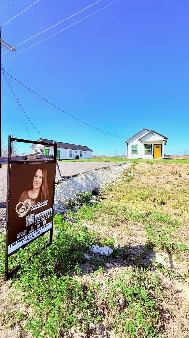 Building Photo - 7014-5914 02