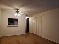 Building Photo - 1 Bedroom, 1.5 Bath Townhouse