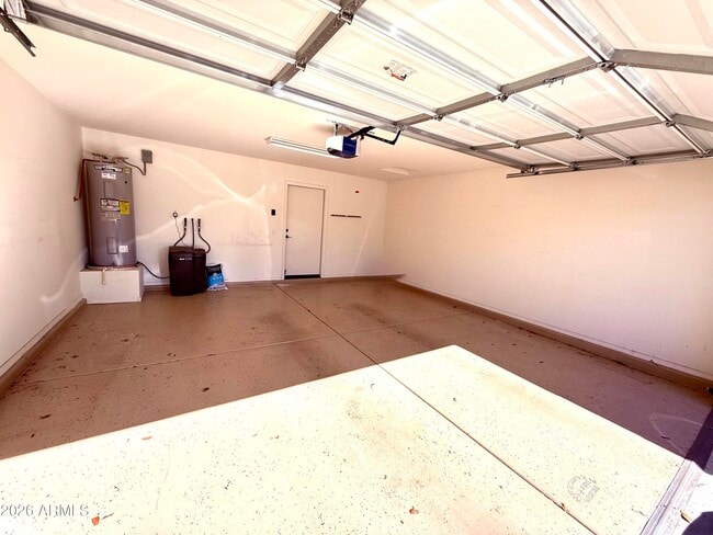 Building Photo - 1884 W Expressman St