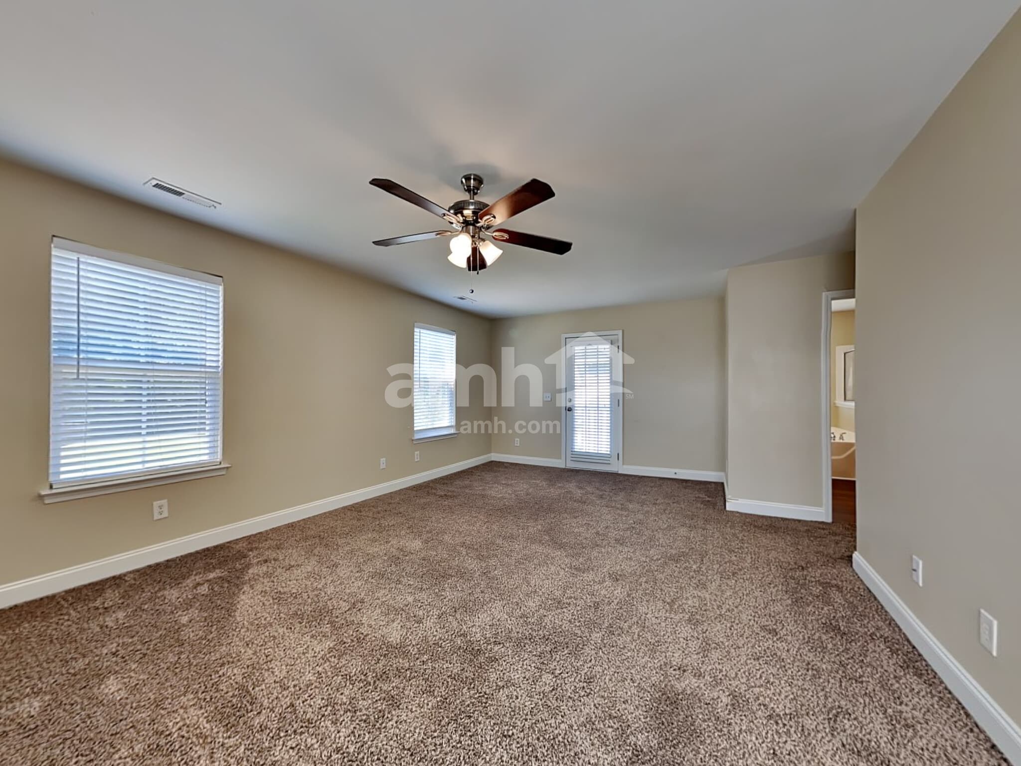 Building Photo - 284 Killarney Trl