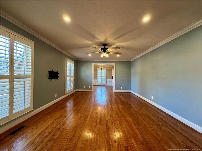 Building Photo - 2723 Huntington Rd