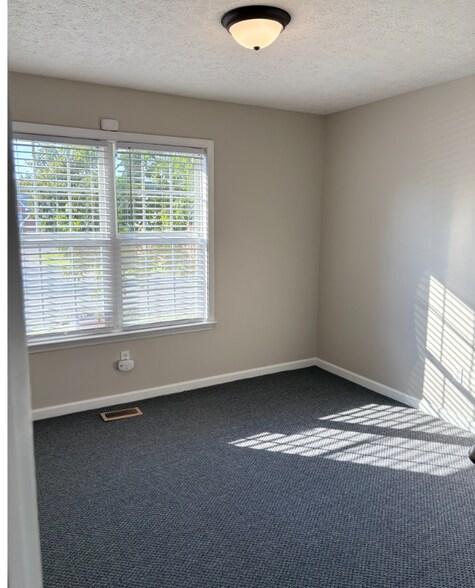 Building Photo - 6428 Paddington Way