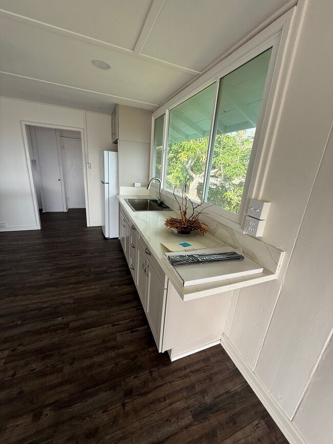 Building Photo - For Rent – 2BR / 1BA Home with Stunning Kahala Mountain View