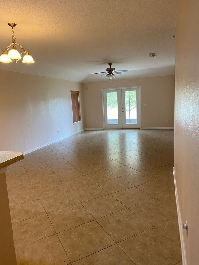 Building Photo - 3/2 in Azalea Ridge