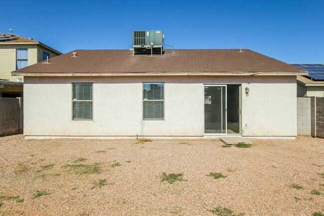 Building Photo - 11509 W Bloomfield Rd