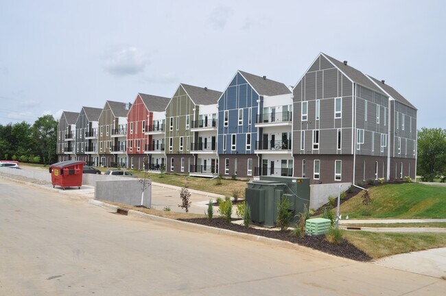 Building Photo - 3526 Eastbrook St