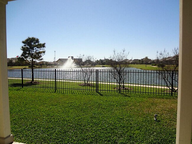 Building Photo - 15419 Benson Landing Dr