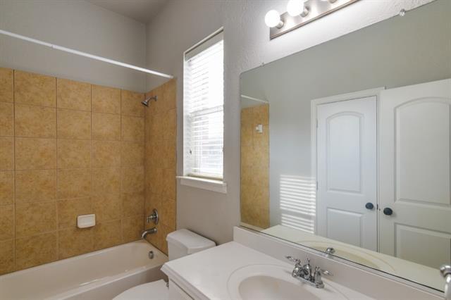 Building Photo - 9750 Candlewood Dr