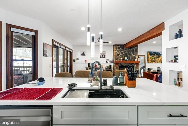 Building Photo - 761 Timberlake Dr