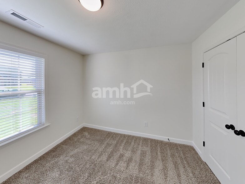 Building Photo - 2913 Dusenburg Dr