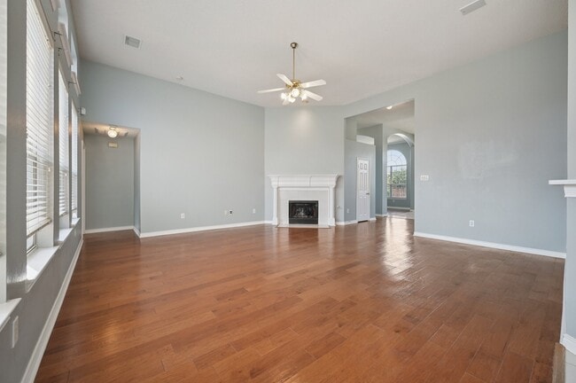 Building Photo - 4400 Foxtail Ln
