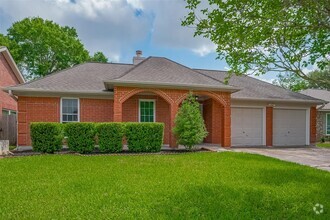 Building Photo - 3007 Cloverdale Dr