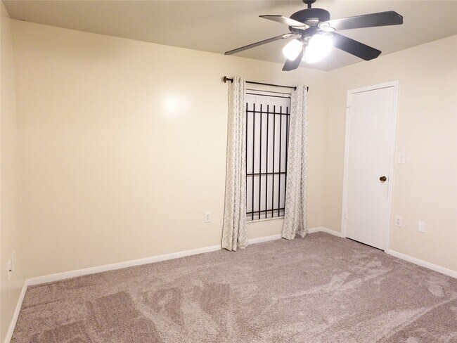 Building Photo - 6215 Pinole Forest Dr