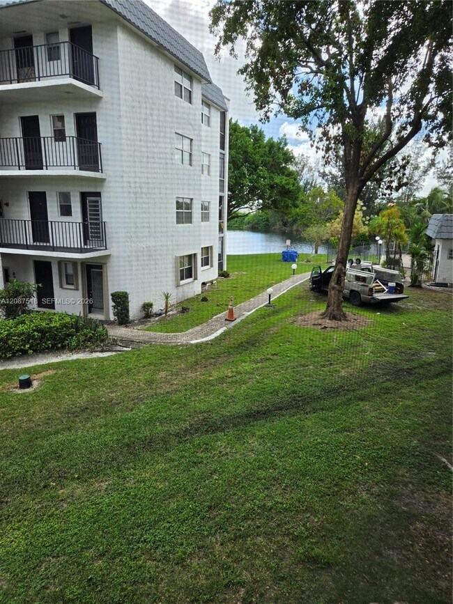 Building Photo - 3280 Spanish Moss Terrace