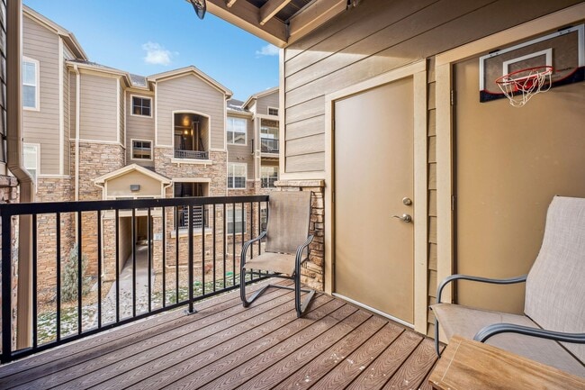 Building Photo - Spacious and Bright Modern 3-Bedroom Condo in Parker!
